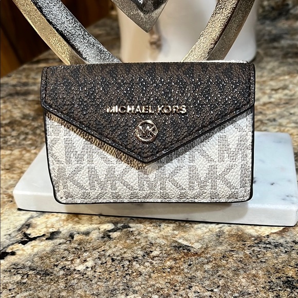 Michael Kors NWOT  Chocolate Multi Small Trifold Wallet - Picture 1 of 8